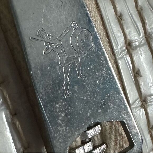 Vintage Mid Century Pearlescent Ivory faux croc hat box cosmetic box - Picture 10 of 15